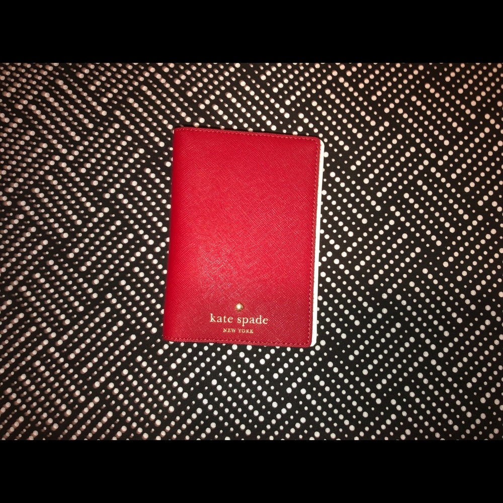 Kate Spade Cedar Street Passport Holder